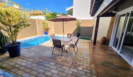 CASA À VENDA COM 6 QUARTOS - 412m² -  CONDOMÍNIO SANTA TERESA - JUNDIAÍ/SP!