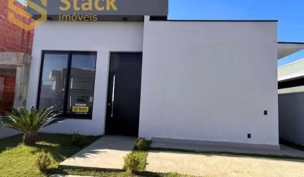 Casa térrea à venda com 4 dormitórios sendo 2 suítes no condomínio Phytus em Itupeva/SP.