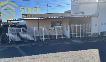 Casa a venda localizada na Rua Francisco de Paula Xavier, Jardim São Luiz, em Jundiai, SP, o terreno mede 299m² com uma área construida de 163 m²