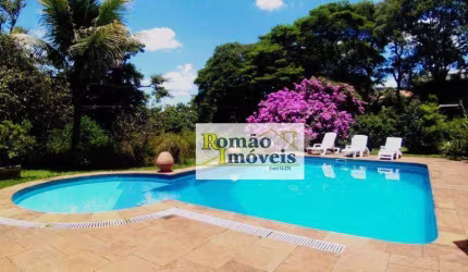 *Viva a natureza em grande estilo: Casa à venda no Condomínio Campos de Mairiporã*