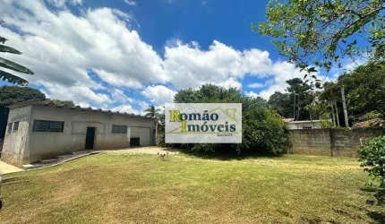 **Oportunidade Única: Casa Estilo Salão Industrial no Barreiro, Mairiporã/SP - Perfeita Mini-Chácara Próxima ao Centro!**