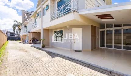 TRIPLEX EM ÓTIMA LOCALIZAÇÃO NO BOQUEIRÃO