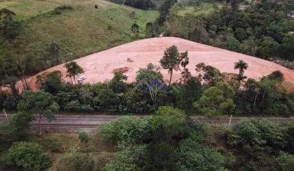 Terreno comercial à venda de 16.023,63m2 com projeto aprovado para Galpão