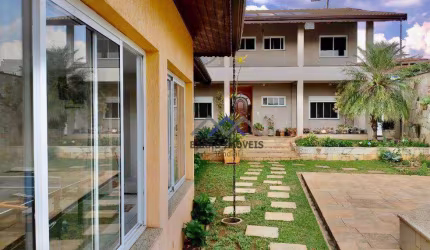 Casa ampla com quintal de 3 dormitórios no Portal da Primavera