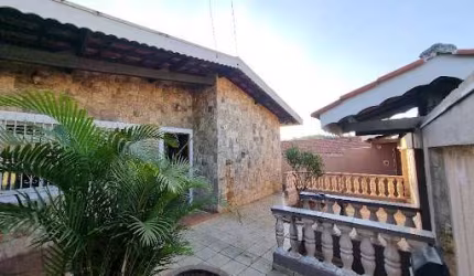 Casa com 3 dormitórios à venda, 134 m² por R$ 689.000,00 - Caxambu - Jundiaí/SP