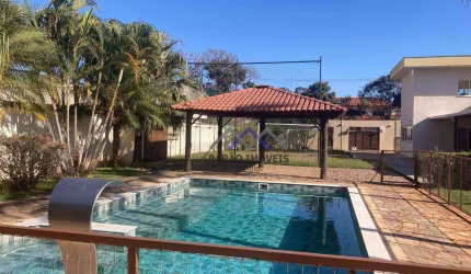 Casa à venda de 579m2 no Cond Tereza Cristina