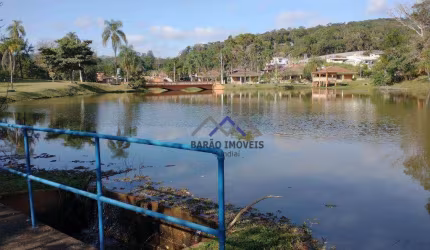Terreno à venda de 834,  46m2 em Condomínio