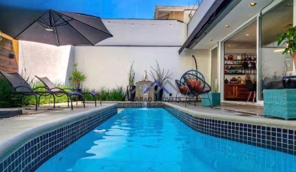 Casa à venda no Condomínio Village das Flores de 244m2