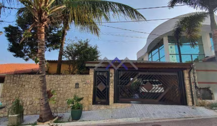 Linda Casa Térrea para venda, no bairro Jardim Santa Tereza em Jundiaí-SP.