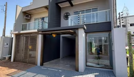 Sobrado Três quartos no Florais