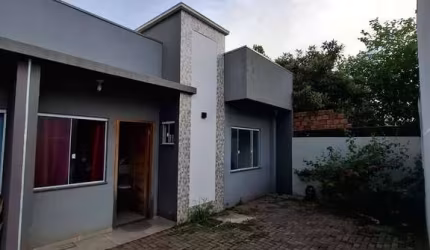 CASA COM TRÊS QUARTOS