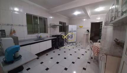 Venda - Casa - 300m² - 3 andares - Jd Flor de Maio - (ZN Tremembé) - SP.