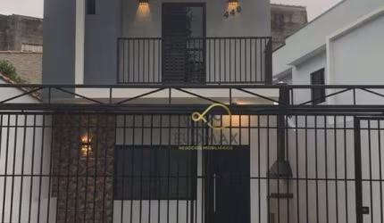 Sobrado à Venda no Jardim Triunfo, Guarulhos -SP com 3 suítes e 3 vagas de garagem