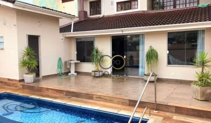 Casa com Piscina, 4 dormitórios, 5 vagas à venda, 430 m² por R$ 1.950.000 - Vila Galvão - Guarulhos/SP