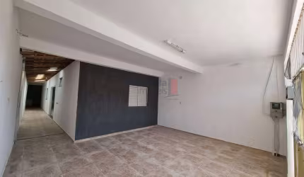 Casa Reformada para Locação no Bairro Mantiqueira com 02 quartos sendo 01 suíte