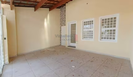 Casa à venda, 3 quartos, 1 suíte, 2 vagas, Centro - Taubaté/SP