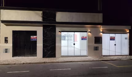 Ponto Comercial Novo, a poucos passos da charmosa Praça Santa Terezinha. Primeira locação