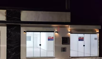 Ponto Comercial NOVO ao lado da praça Santa Tereinha, com recepção, sala e banheiro.
