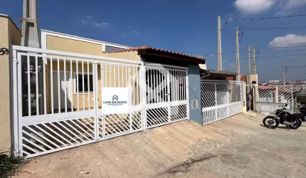Casa à venda com 35m2 // IPTU isento , 1 dormitório, 1 banheiro, Vaga de garagem, Jardim Camila, So