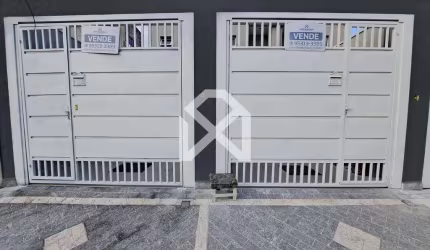 Sobrado à venda com 79m, 3 dormitórios, 1 suíte, 2 vagas de garagem, quintal, Itaquera, São Paulo,