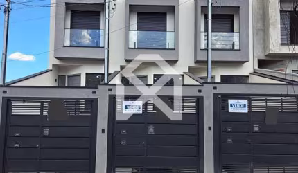 Sobrado à venda com 140m2, 3 dormitórios, 1 suíte com Sacada, 4 vagas de garagem, Vila Santa Isabel