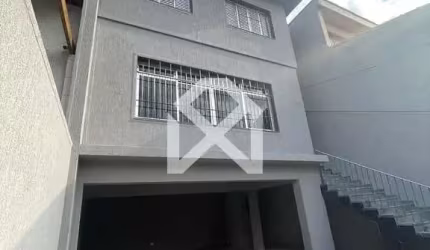 Sobrado à venda 190m, 3 dormitórios, 1 suíte master, 4 vagas de garagem, Oportunidade!!! Parque Res