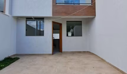 CASA GEMINADA INDEPENDENTE COM TRÊS QUARTOS  NO SANTA BRANCA