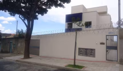 ÁREA PRIVATIVA DE DOIS QUARTOS NO BAIRRO CANDELÁRIA