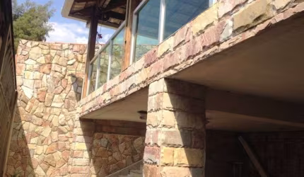 CASA COM 5 QUARTOS, SUITE, 3 VAGAS DE GARAGEM , PISCINA, A VENDA BAIRRO SANTA AMELIA