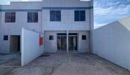 CASA GEMINADA NA MELHOR LOCALIZAÇÃO DO BAIRRO XANGRI-LÁ