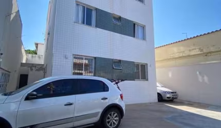 COBERTURA DE TRÊS QUARTOS NO PLANALTO