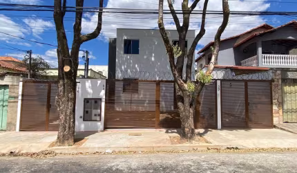 CASA DE TRÊS QUARTOS NO ETELVINA CARNEIRO