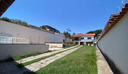 CASA DE QUATRO QUARTOS NO BAIRRO TREVO