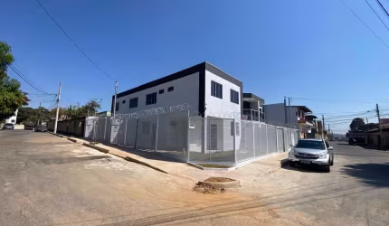 CASA GEMINADA DE TRÊS QUARTOS NO BAIRRO PIRATININGA