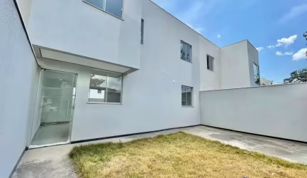 CASA GEMINADA DE 03 QUARTOS NO BAIRRO RIO BRANCO