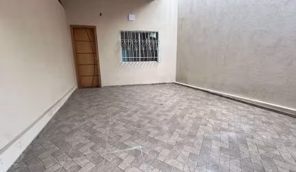 Casa de dois quartos no Bairro Tony