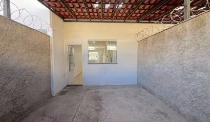 Casa de dois quartos no Bairro Esperança