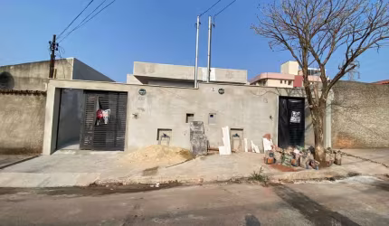 Casa de alto padrão de três quartos no Bairro Vila Cloris
