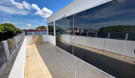 Cobertura de três quartos no Bairro Santa Mônica