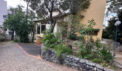 Excelente casa pra quem procura espaço e tranquilidade!