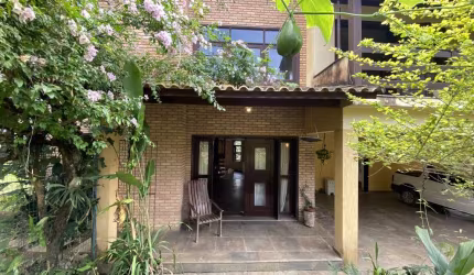 Casa à venda em Itatiaia-RJ, Fazenda Penedo: 3 quartos, 3 suítes, 3 salas, 3 banheiros, 2 vagas, 300m²