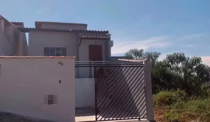 Casa à venda em Resende-RJ, Bela Vista: 2 quartos, 1 suíte, 1 sala, 1 banheiro, 1 vaga de garagem, 70m². Visite já!