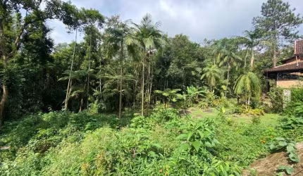 Terreno à venda no bairro Serrinha do Alambari em Resende/RJ