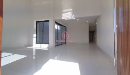 Casa à venda, 03 quartos sendo (01 suíte + demi-suite) 255m², em Mandaguari - Pr.