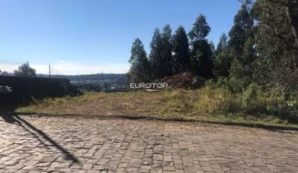 Amplo terreno com linda vista e ótima orientação solar!