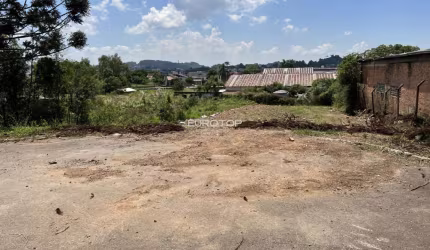 Amplo terreno em localização privilegiada!