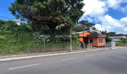 Amplo terreno com excelente localização!