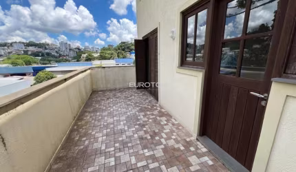 Amplo Sobrado com terraço!