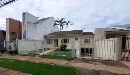 Casa com 2 quartos para alugar na ALZIRO SEGANTIN FILHO, 459, Jardim Laodiceia, Maringá por R$ 3.500