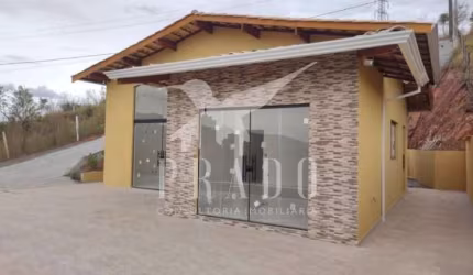 CASA COM AMPLO TERRENO